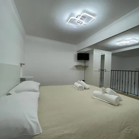 Vico Spaccanapoli 2 Appartement *